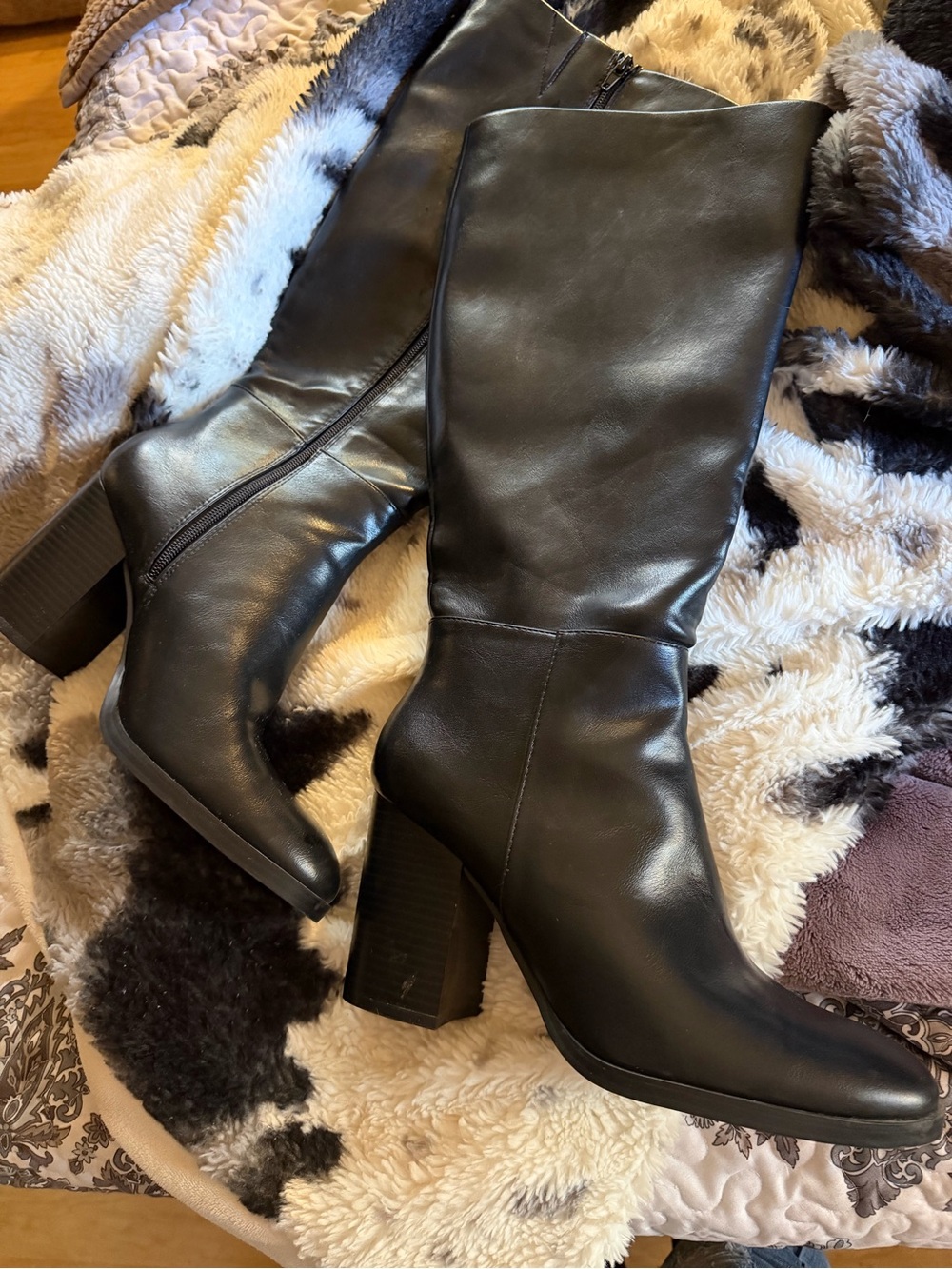 Women's Black Knee-High Block Heel Boots